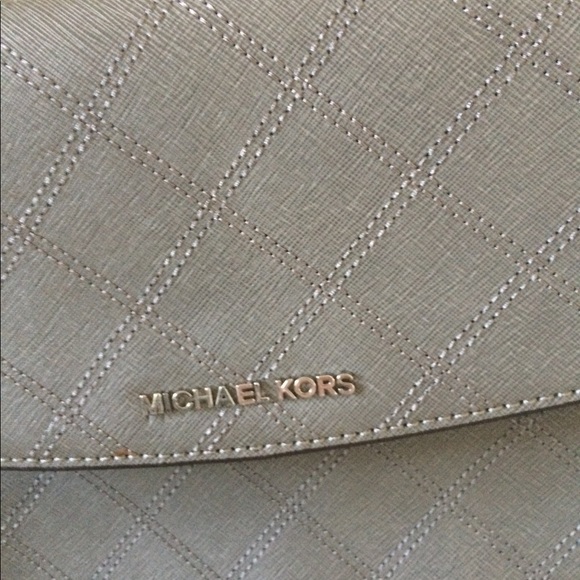 Michael Kors bag - Picture 3 of 6